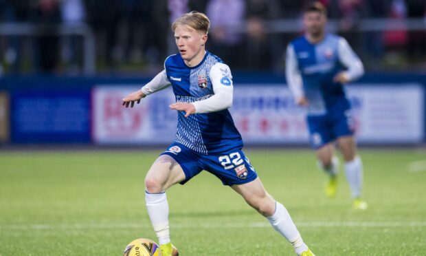 Dundee loanee Lyall Cameron 'has got everything' Montrose player/coach Sean Dillon believes.