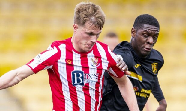 Dan Cleary in action against Livingston.