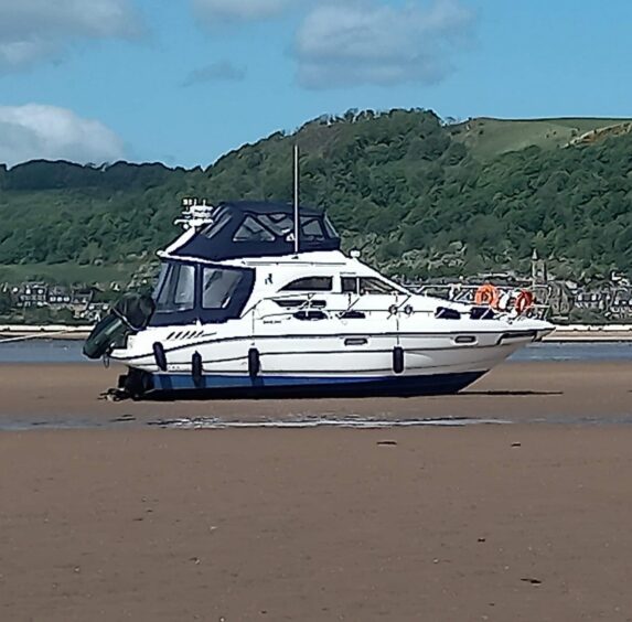 The stranded boat. 