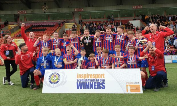 Dundee West boys team create history with dramatic Scottish Youth FA Cup win