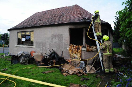 VIDEO: Fire breaks out at derelict Kirkcaldy community centre