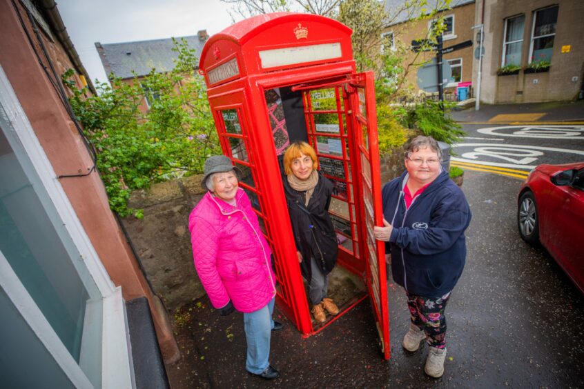 Kirriemuir phone box