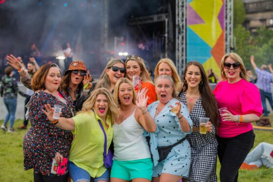 Ibiza Orchestra Live events at Slessor Gardens in Dundee. 
Fife, Dundee Nurses and education workers enjoy themselves.  Pictures by Steve MacDougall / DCT Media