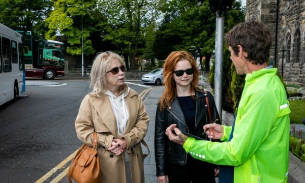 Alistair Macleod speaks to Nataliia Zaitseva and daughter Darya Smirnova (from Odessa, Ukraine) about the cycle lane project.