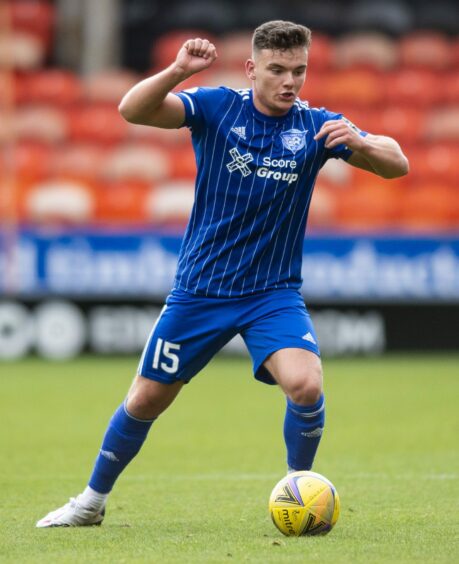Former Peterhead attacker Ben Armour has joined the Loons.