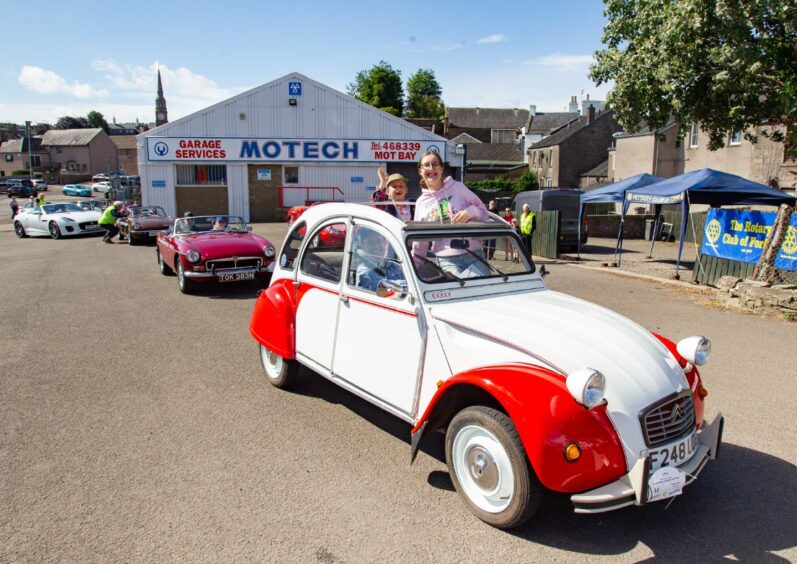 Forfar Rotary classic car tour