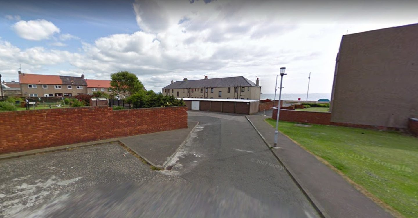 Kirkcaldy Police swoop after reports of man with weapon on Links Street