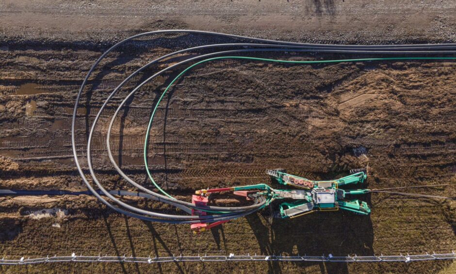 Cabling between Carnoustie and Tealing.