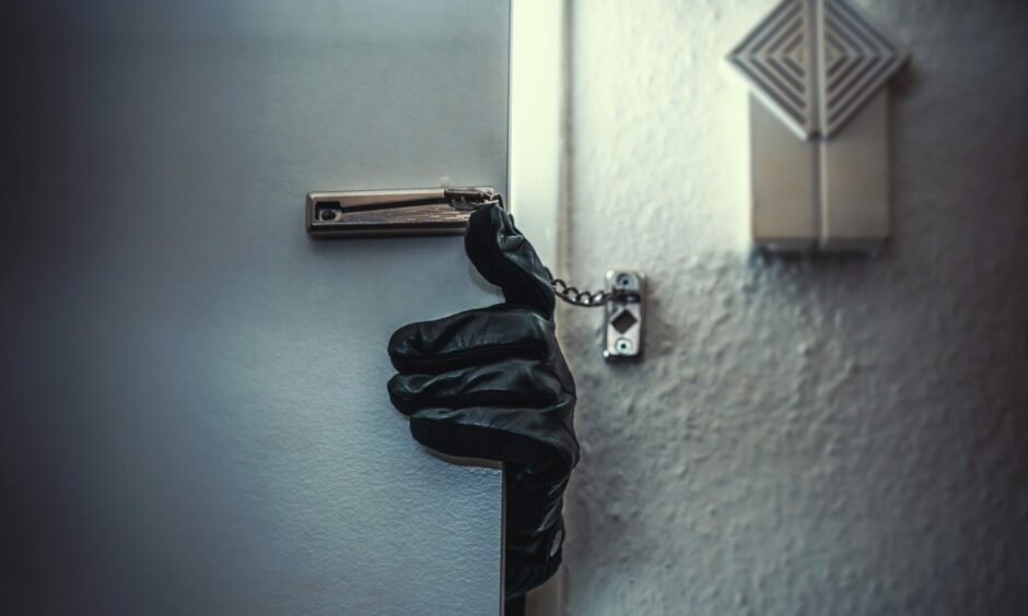 Residents should implement a series of housebreaking prevention measures. Image: Shutterstock