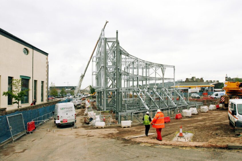 Steel frame of the new Olympia during its construction. 