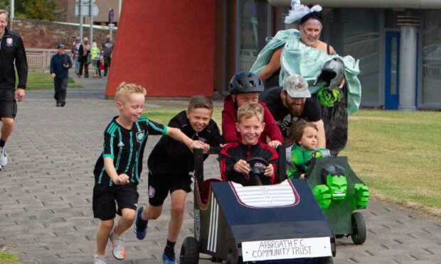 The Karty Kapers parade ran from the High Street to the harbour. Pic: Paul Reid