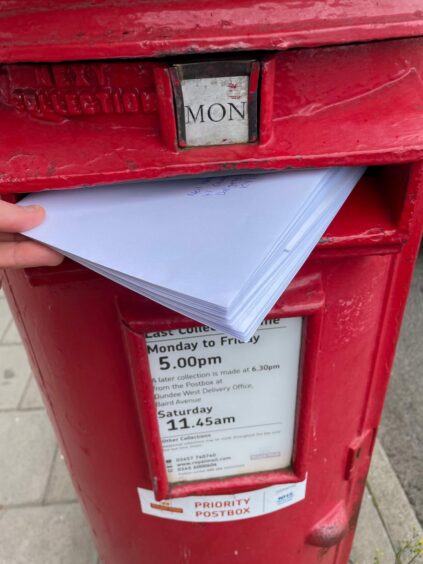 20 letters - 10 1st class and 10 2nd class - posted from the post box in Monifieth High Street.