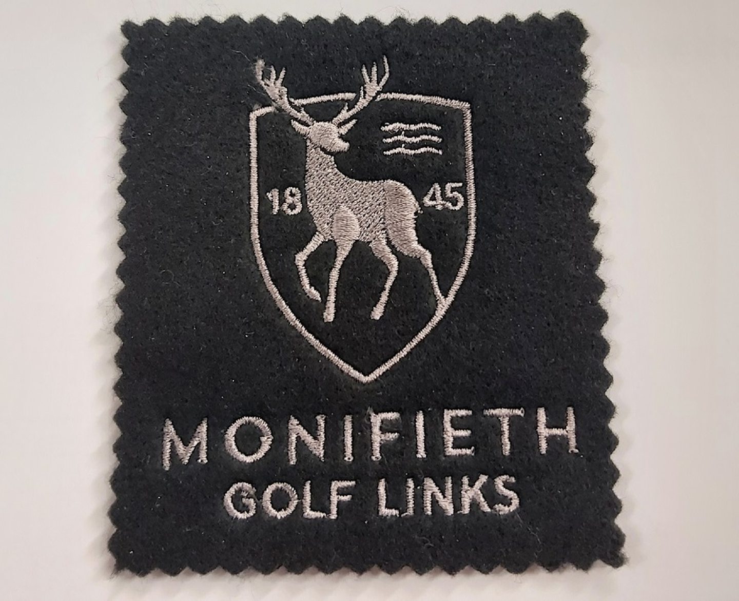 Monifieth golf club logo.