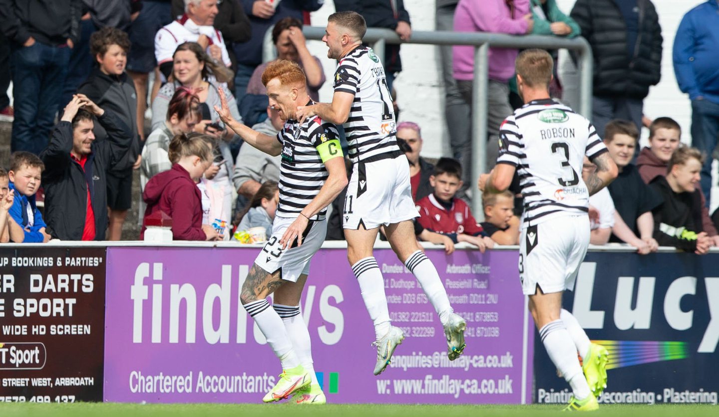 Simon Murray opened the scoring for the visitors.