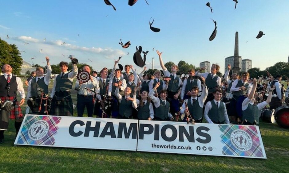The High School of Dundee pipe band