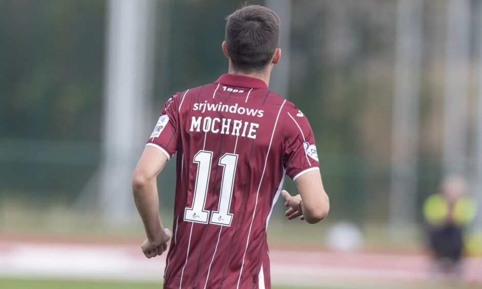 Chris Mochrie made his Pars debut.