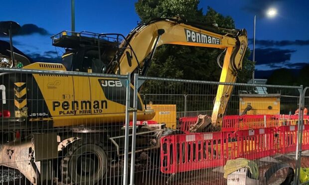 Scottish Water carrying out work on Riverside Drive.