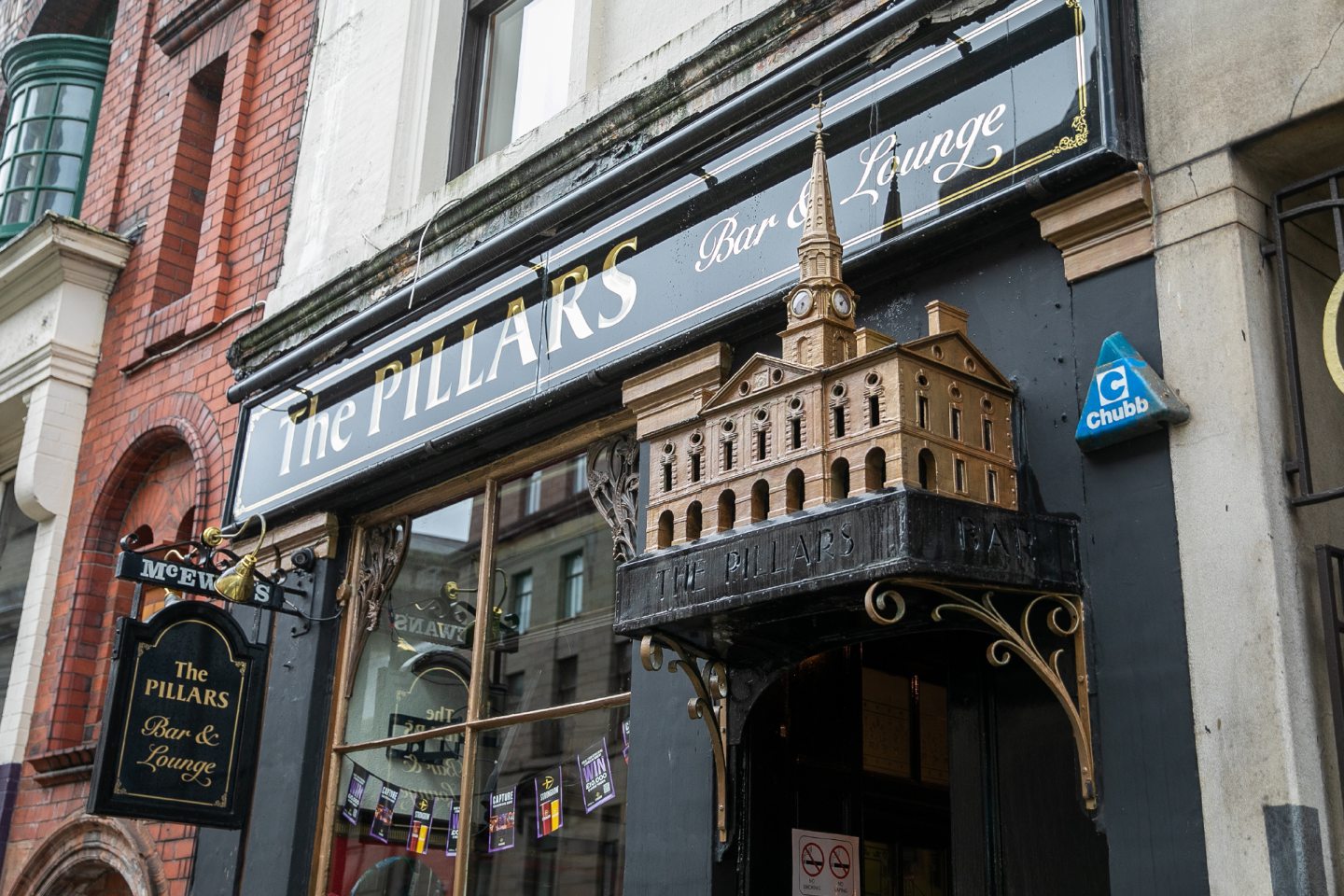 Dundee pub manager makes plea for return of stolen Pillars model