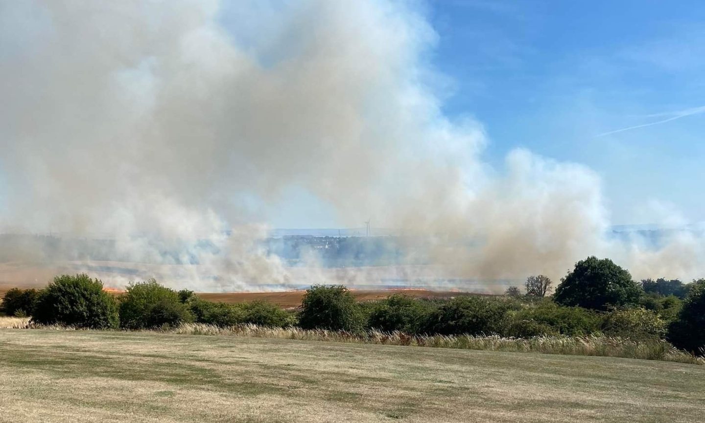 Four crews battle large field fire in Kennoway