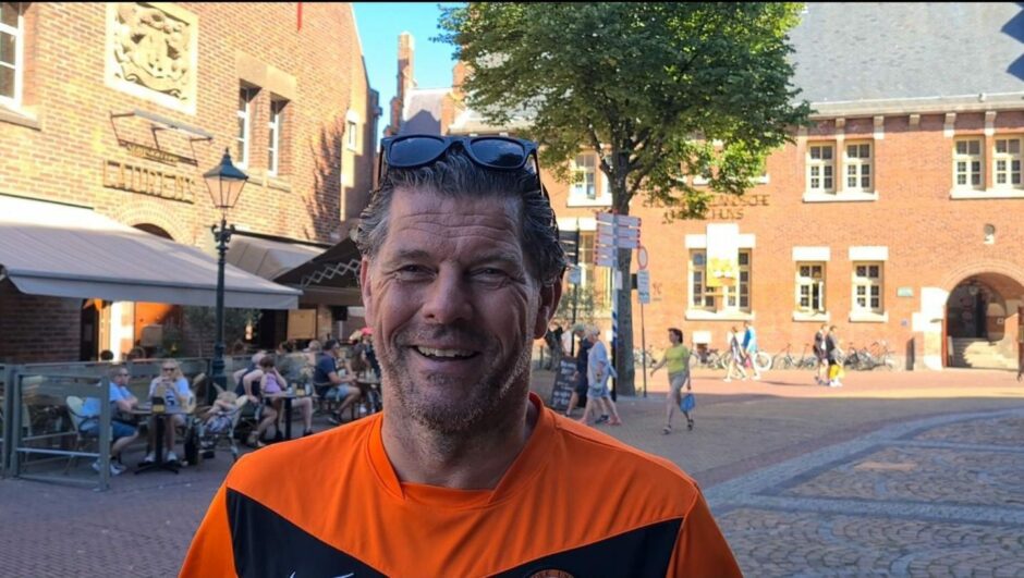 Dundee United hero Guido van de Kamp donned his old team's colours in Alkmaar