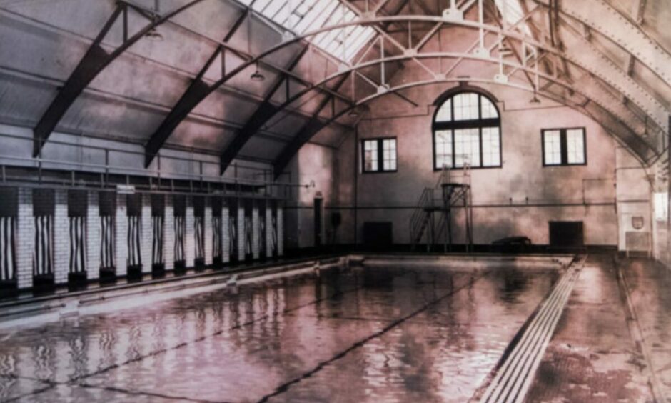 Old Forfar swimming pool at The Vennel.