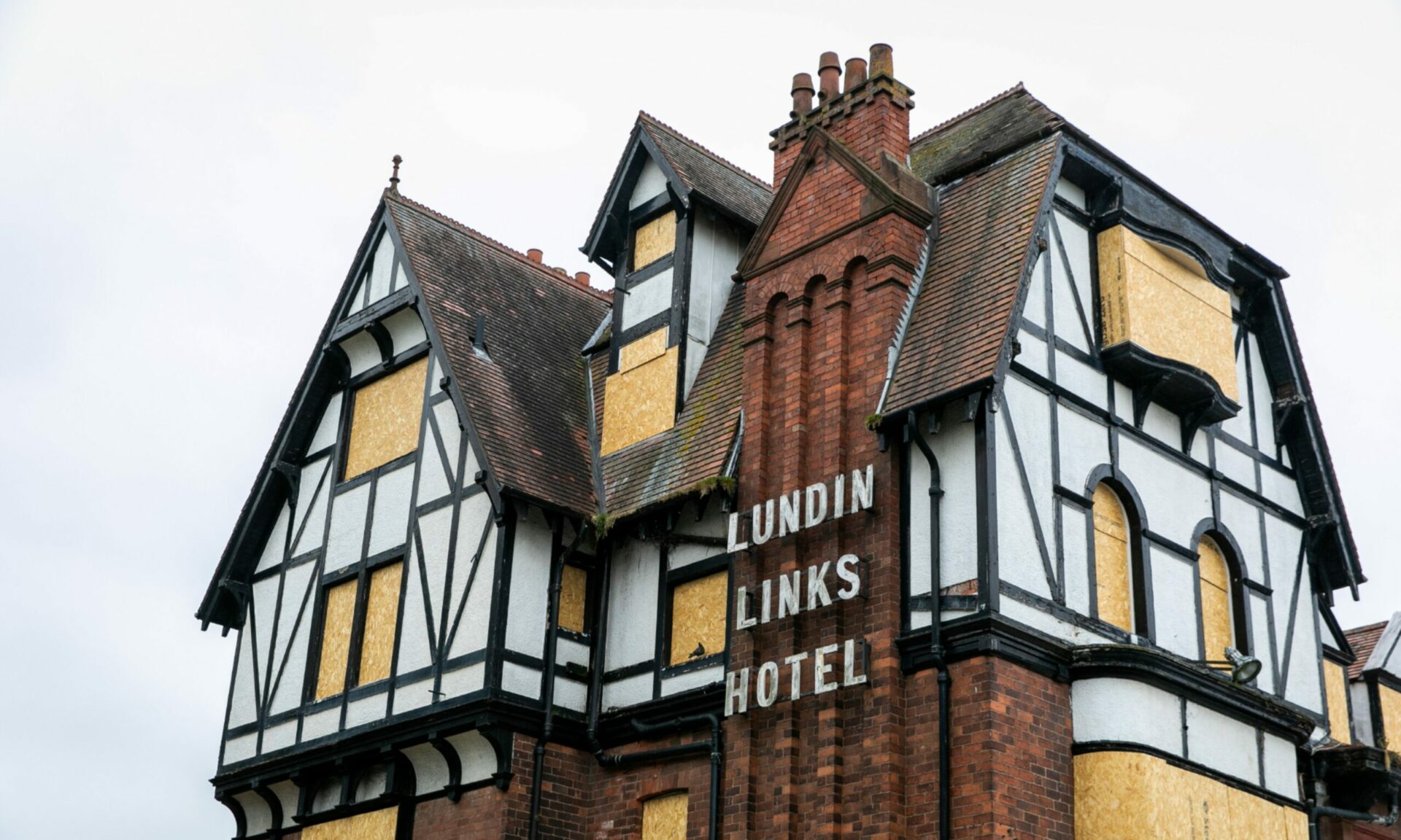 Lundin Links Hotel Building faces demolition after fire