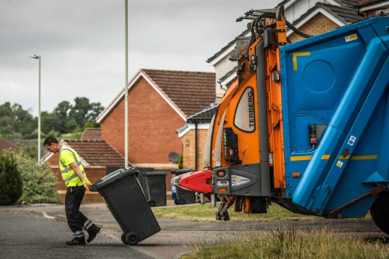 £11,000 spent on new app Dundee bin reminder app