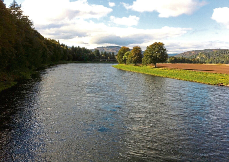 A stretch of the Tay on the Glendelvine beat.