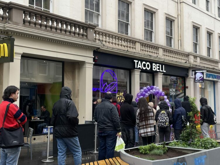 People queueing before the restaurant opened.