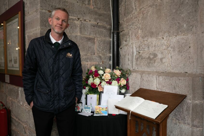 Glamis Castle Queen tributes