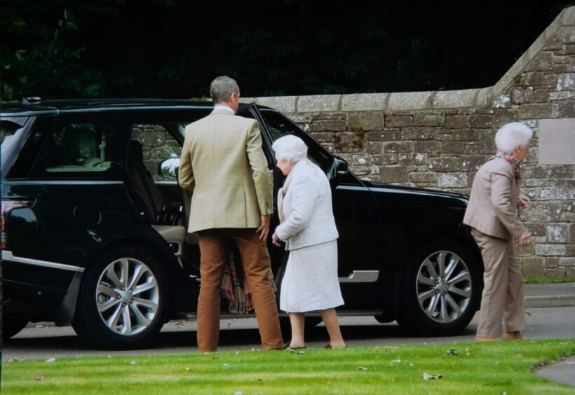 Queen leaves Glamis for final time