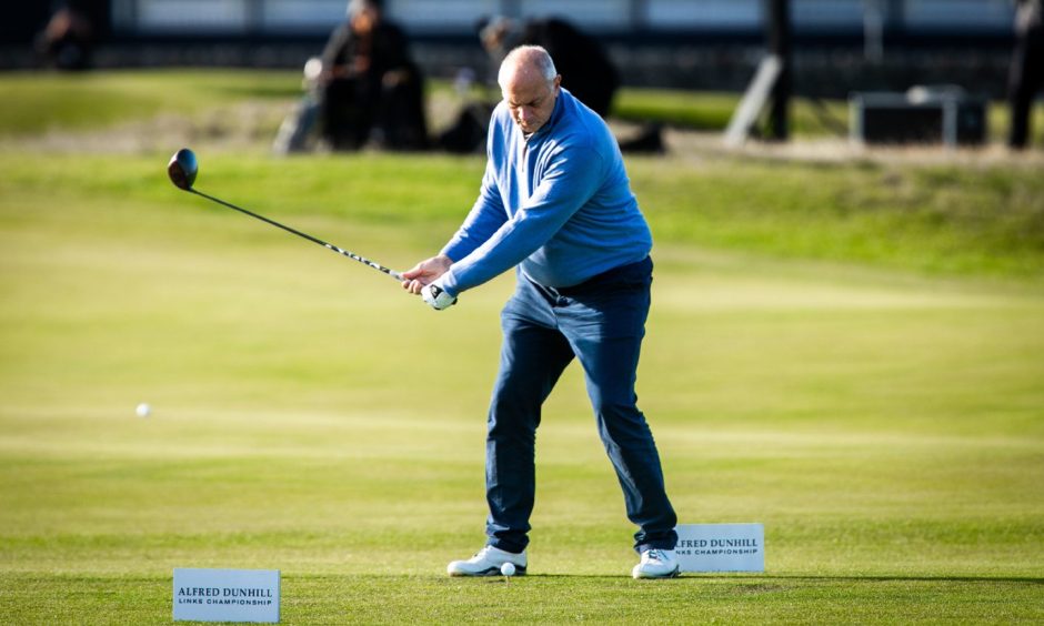 Sir Steve Redgrave in action on the Old Course. Image: Steve Brown/DC Thomson