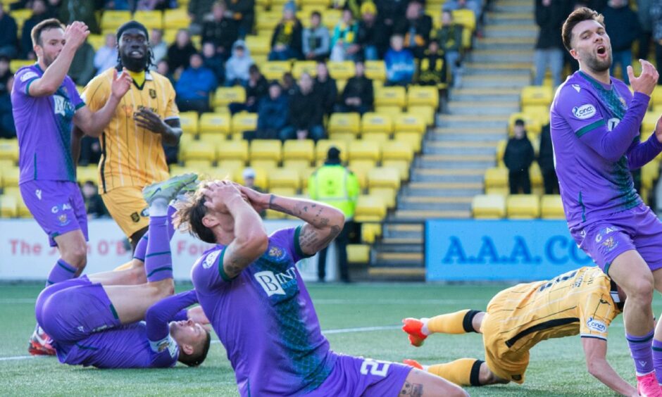 St Johnstone endured a frustrating afternoon in Livingston without Nicky Clark. Image: SNS.