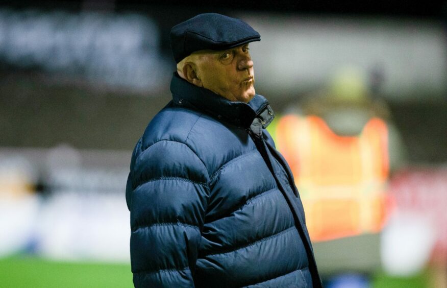 Dick Campbell watches on as his side lose out to Raith Rovers. Image: SNS