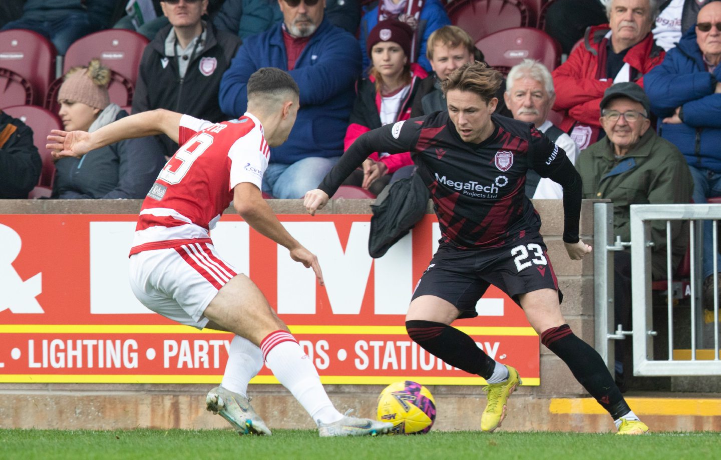 Scott Allan played a sublime assist for Bobby Linn's goal. Image: SNS