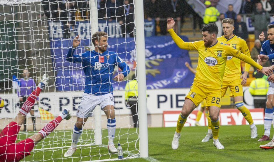 Kilmarnock's Liam Donnelly's goal was disallowed.