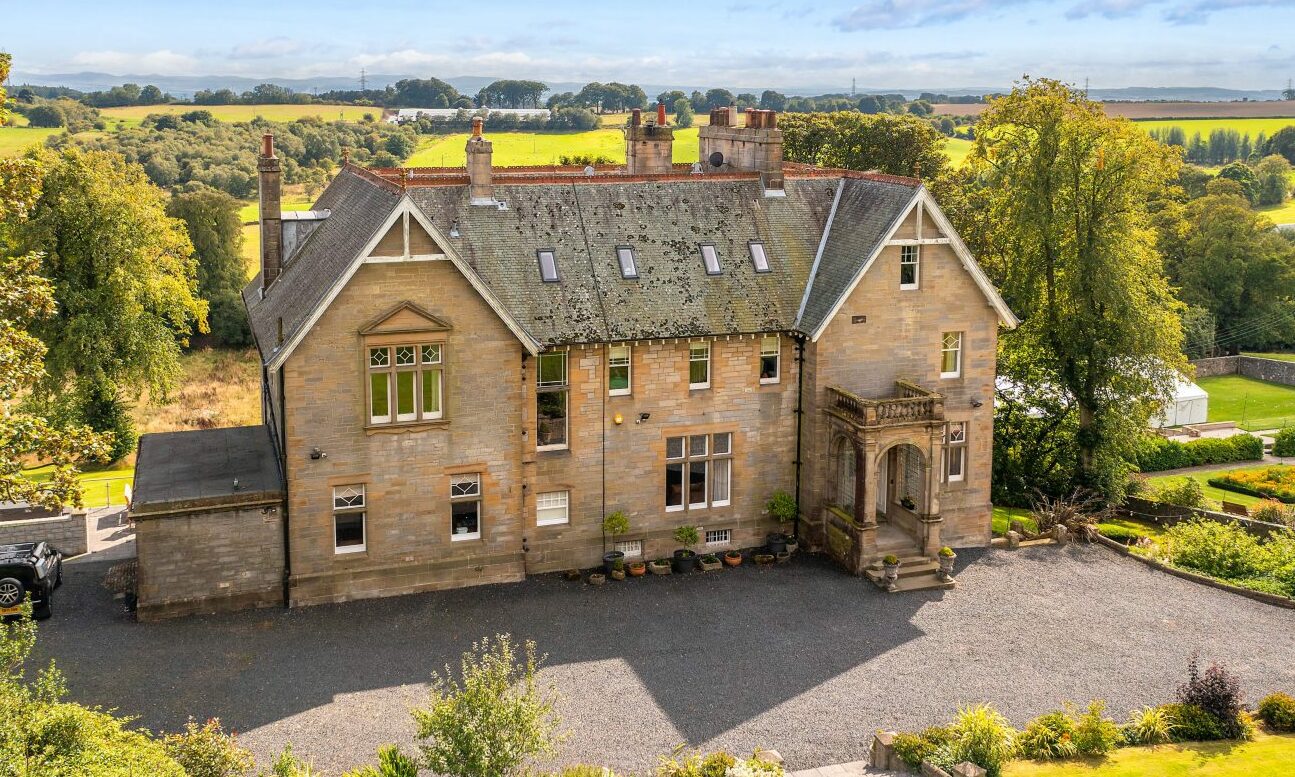 Inside the Fife country house that's available for £3,500 a weekend