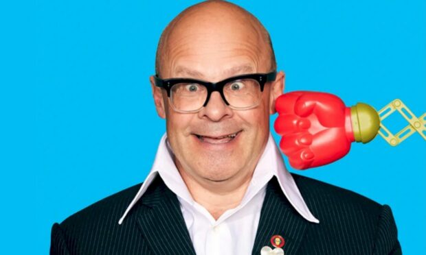 TV funnyman Harry Hill is heading for Dunfermline.