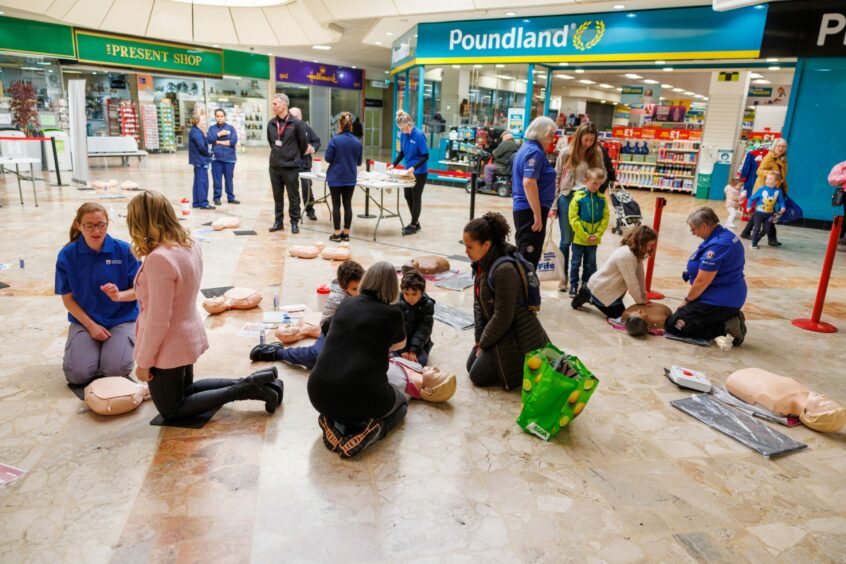 Staff and students from the University of Dundee were joined by Save a Life for Scotland and Scottish Ambulance Service personnel to give free CPR training.