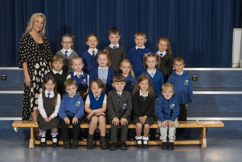 Ballumbie Primary School, P1b with Miss Billington.