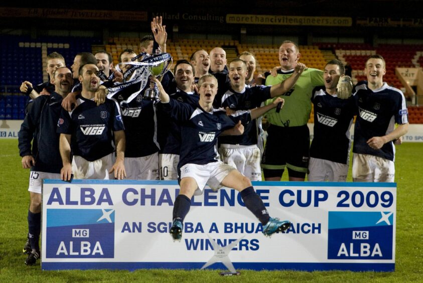 Dundee celebrate winning the Challenge Cup in 2009