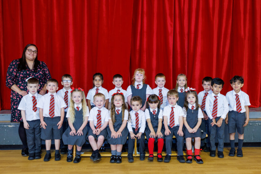 Craigiebarns Primary School, P1B with Mrs Means.