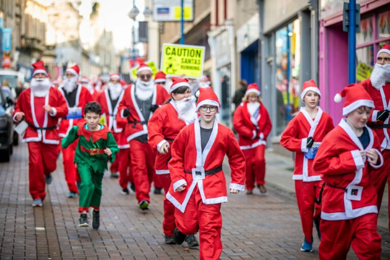 Dunfermline Christmas lights 2022 38 pictures of the big switchon