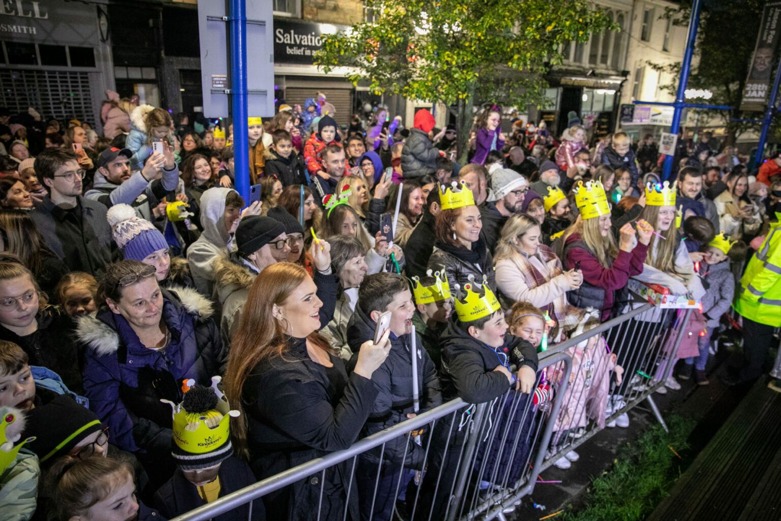 Dunfermline Christmas lights 2022 38 pictures of the big switchon