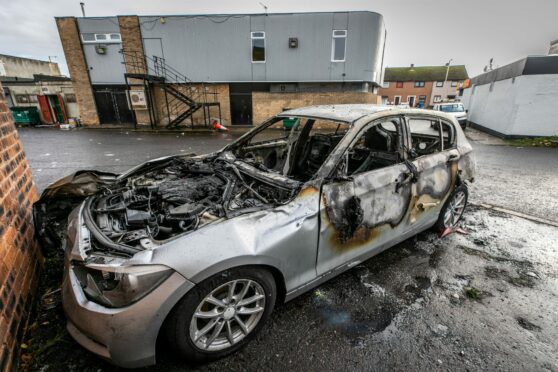 Police appeal after car set on fire in Fintry, Image: Steve Brown/DC Thomson.