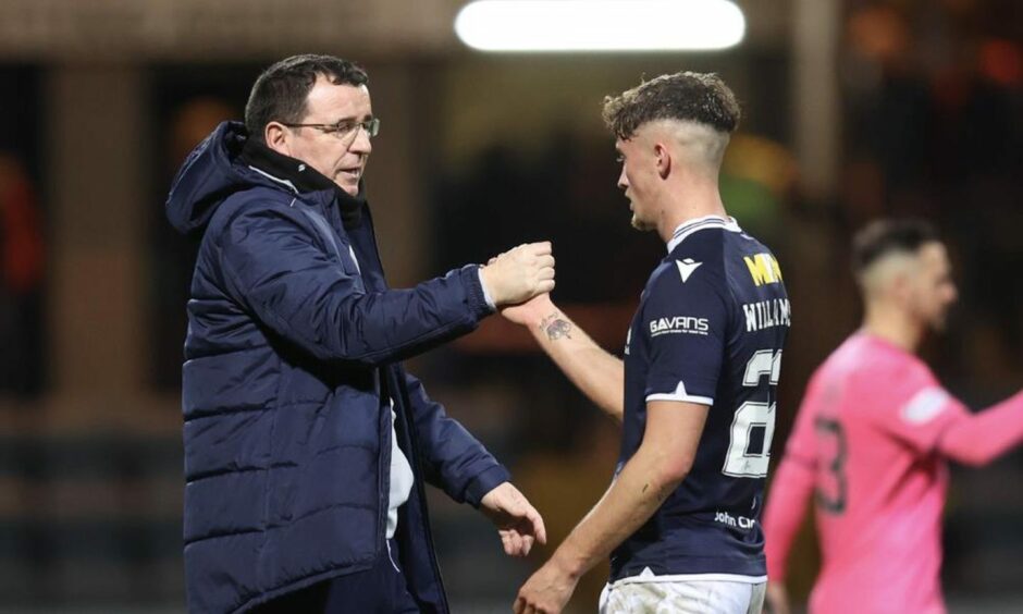 Dundee manager Gary Bowyer with on-loan midfielder Ben Williamson. Image: Shutterstock.