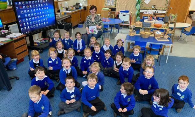 Maisondieu primary school pupils and author Pauline Tait who is taking part in the weekend Bookfest. Image: Brechin/Angus Bookfest