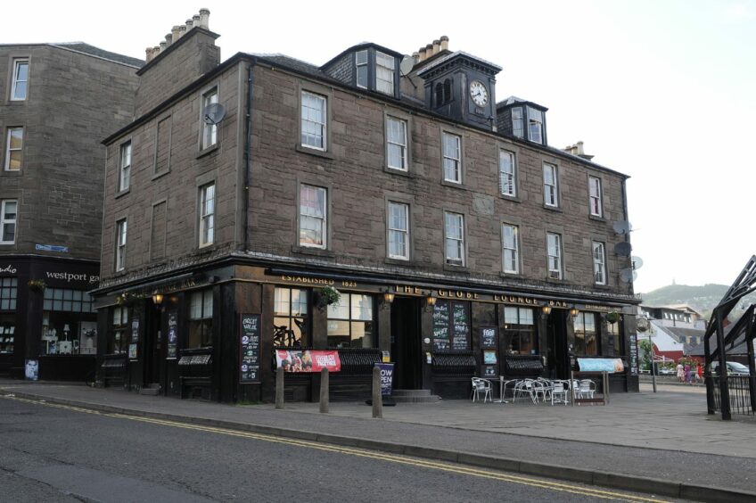 Exterior of Globe bar in Dundee.