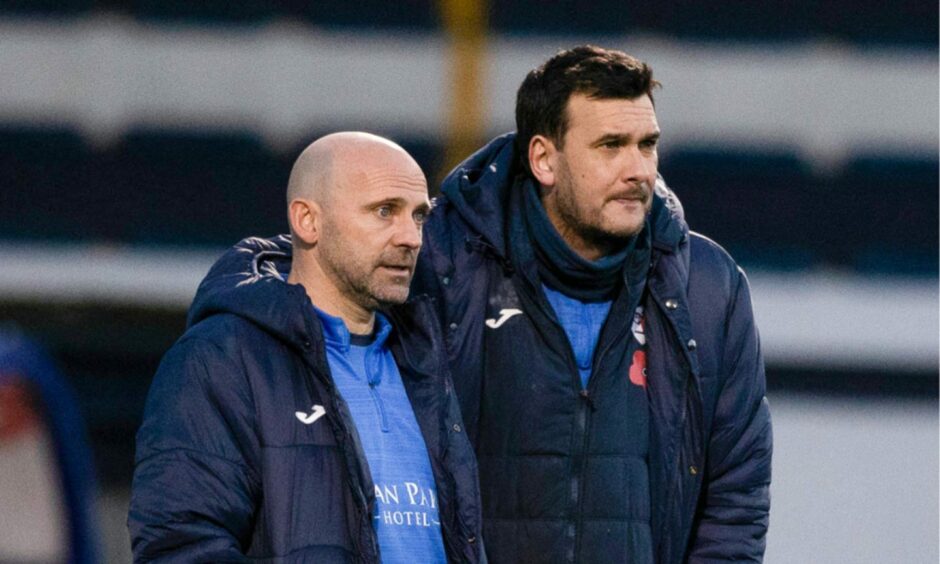 Raith Rovers assistant Colin Cameron with manager Ian Murray. Image: SNS.