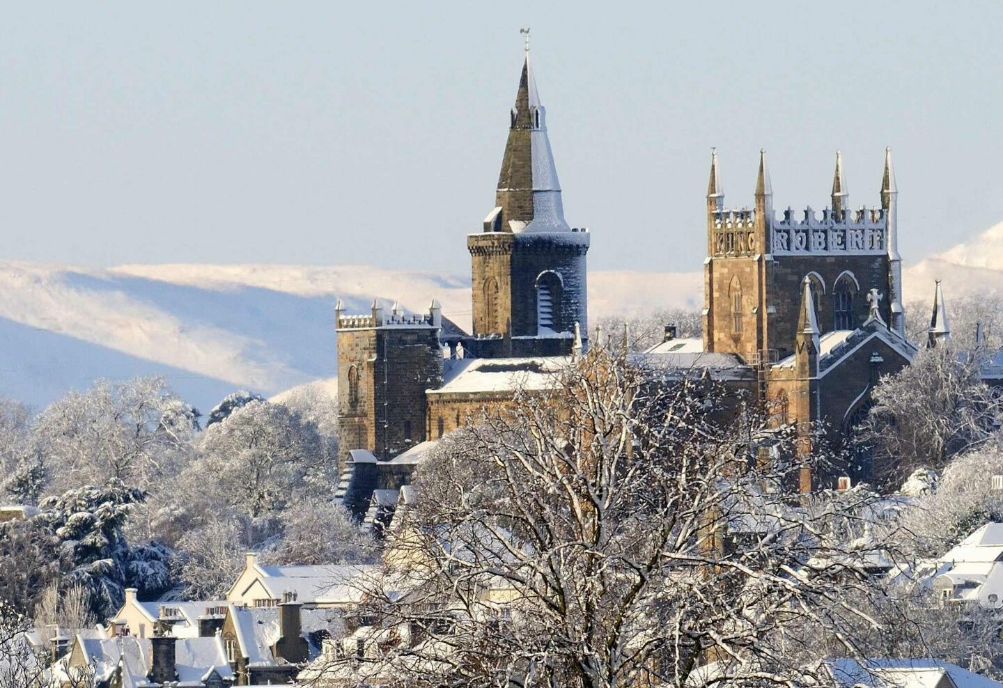 Dunfermline Winter Festival 2022 promises carols and drag queens